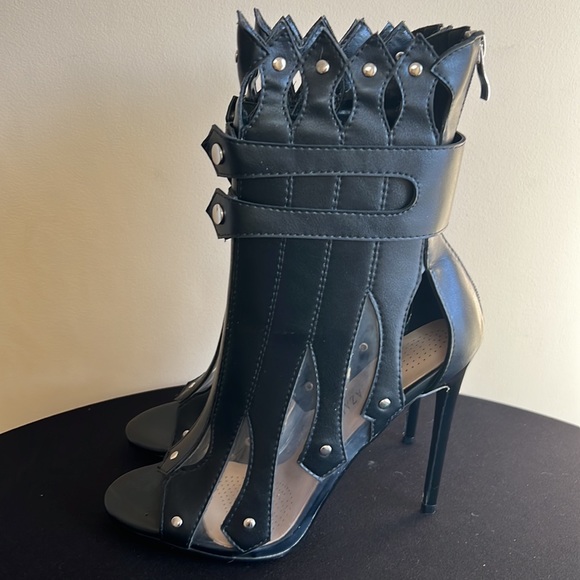 Azalea Wang Black Faux Leather Gladiator Heel 8 - Picture 4 of 8